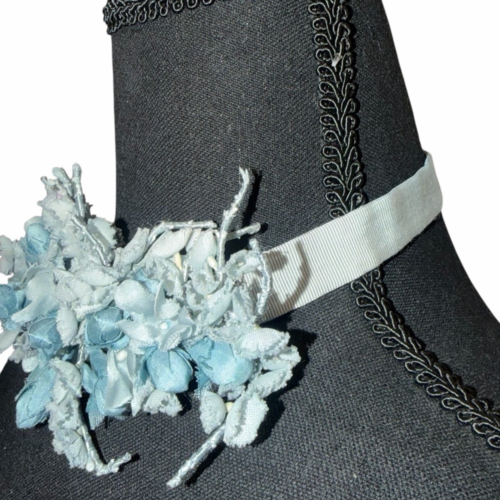 Gucci FW17 Floral Appliqué Ribbon Choker Blue Silk Corsage Necklace Bow Tie NWOT - Picture 6 of 8